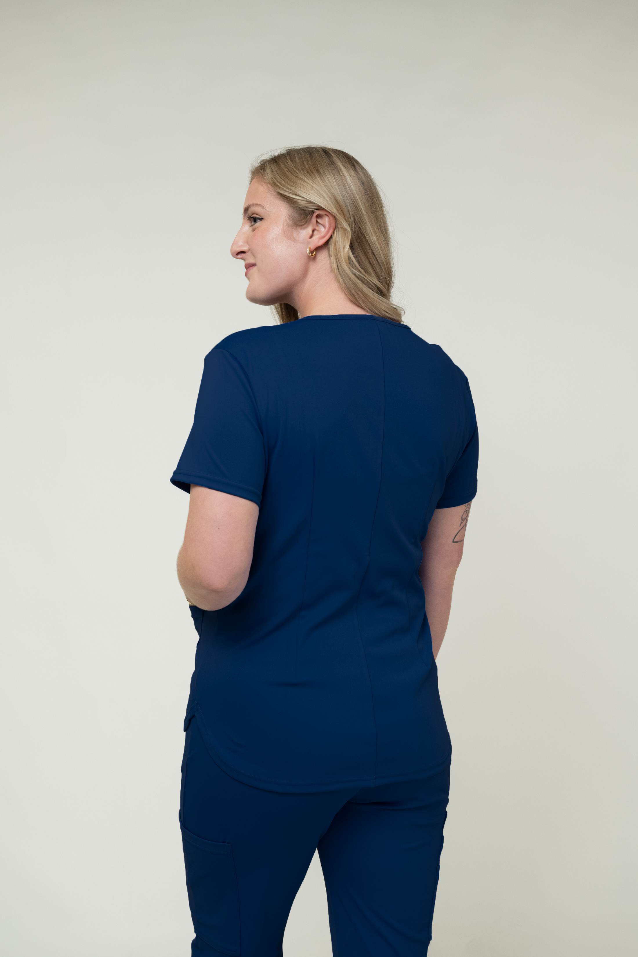 2-Pocket Top | Yoga-Core Fabric