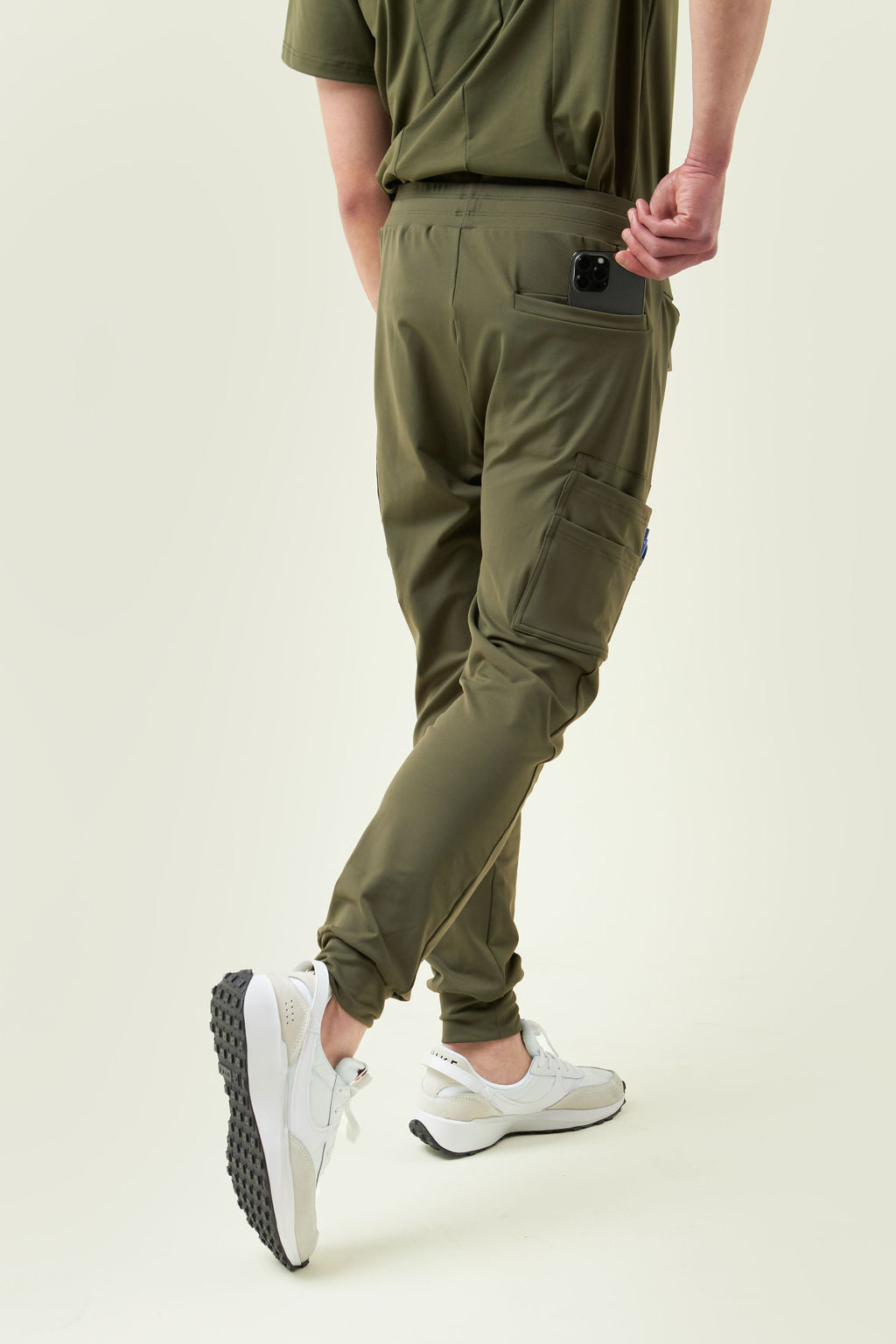 Rubio 8-Pockets Jogger